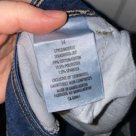 Denver Hayes Denim Capris - Picture 6 of 6